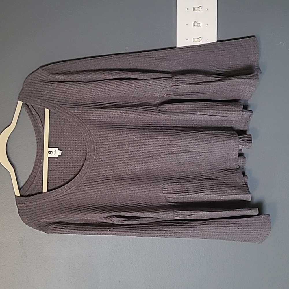 Super soft! Grey Long Sleeve Top